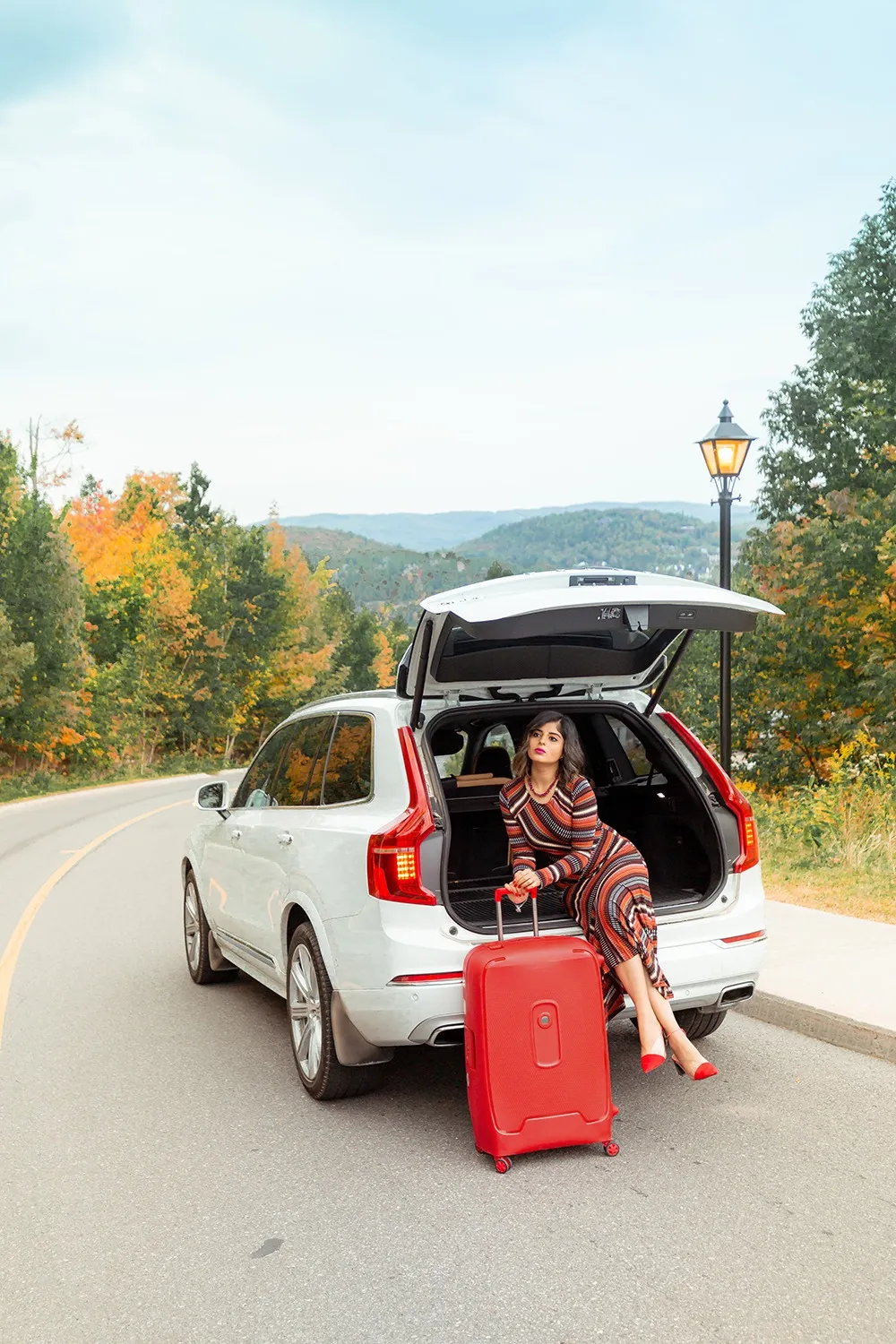 Moncey luggage with four double wheels
