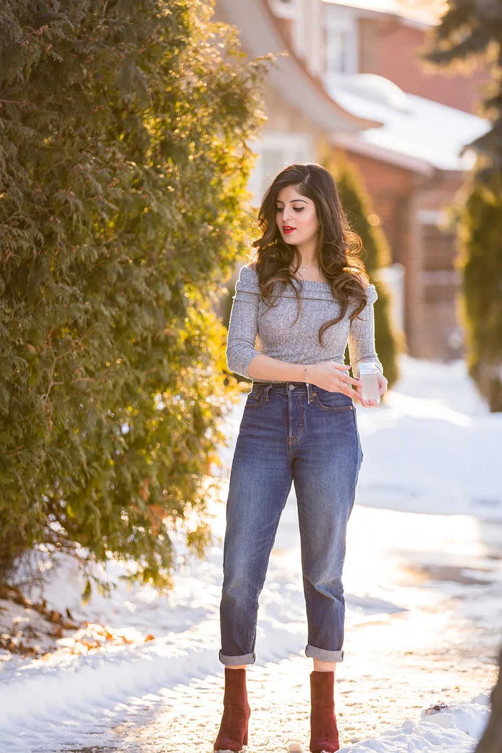 Comfy jeans and jumper date night outfit