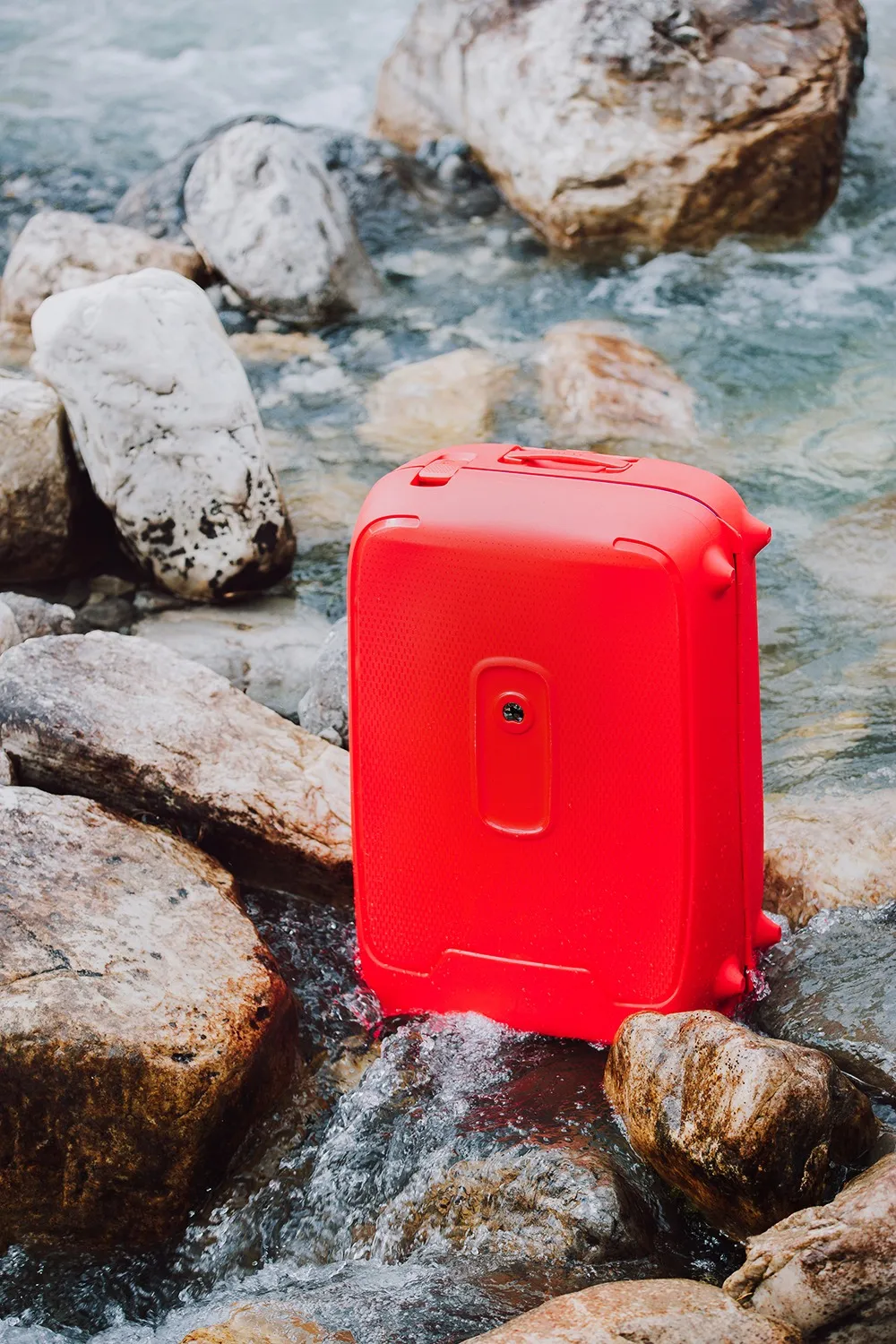 Durable rainproof Moncey luggage