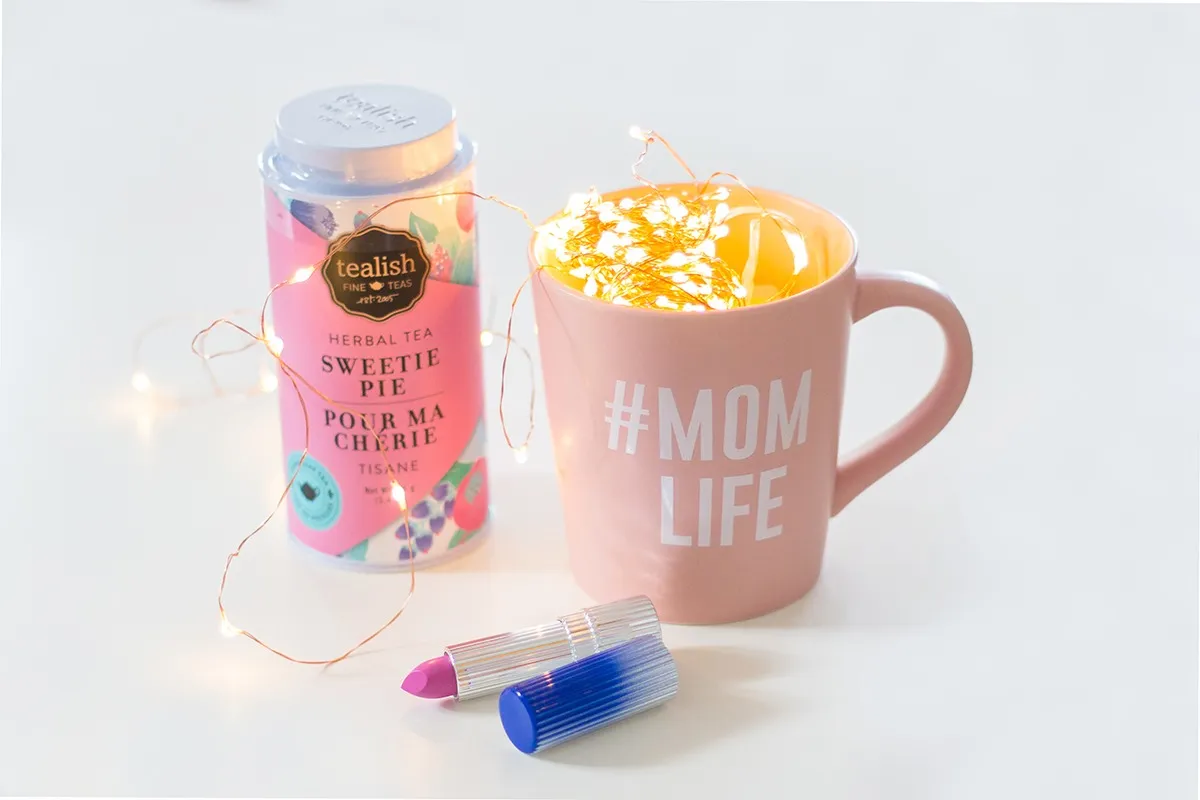 Pink mug and flavoured tea gift